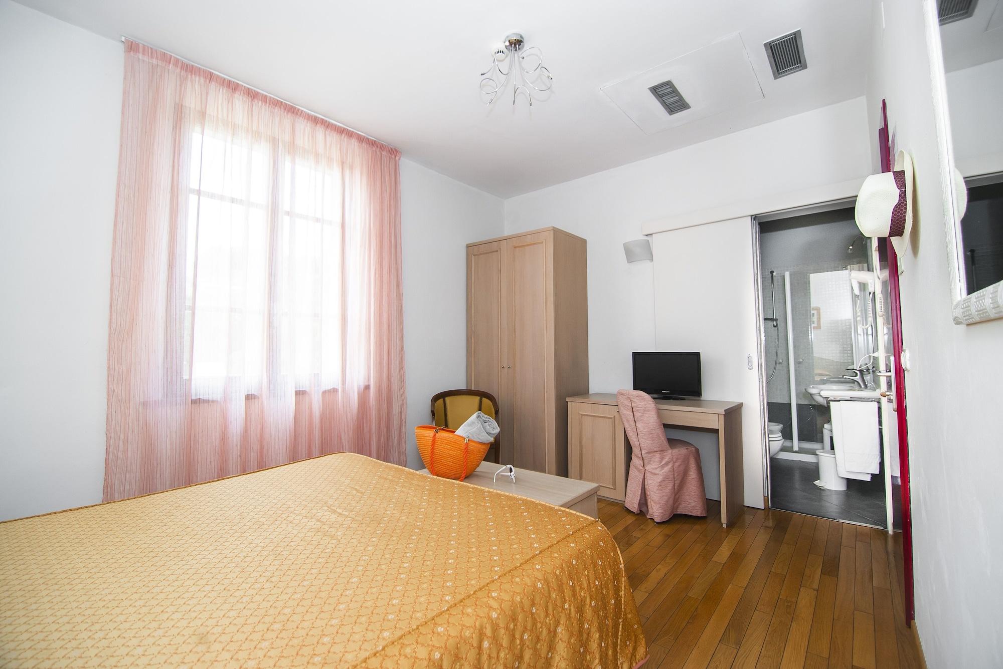 Hotel La Colonna Сиена Экстерьер фото