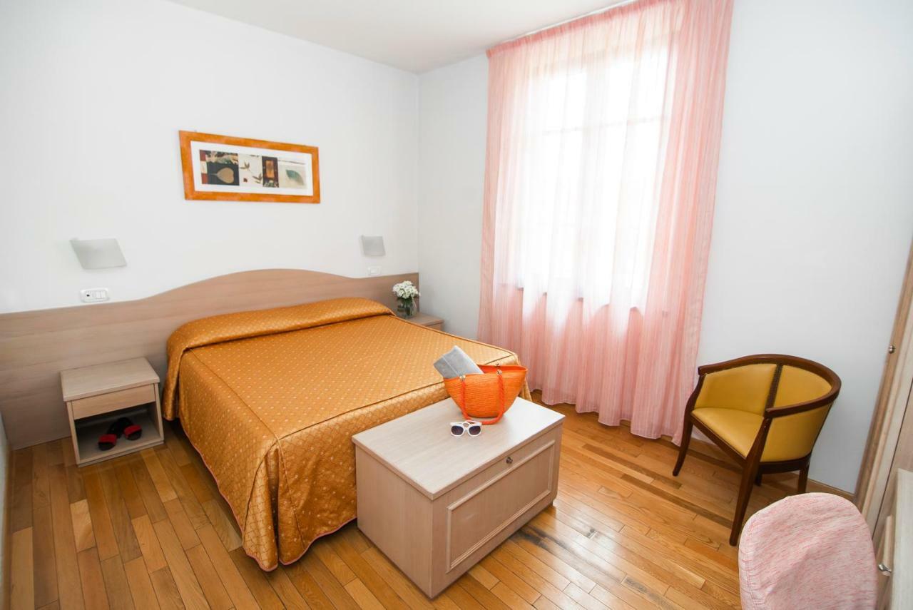 Hotel La Colonna Сиена Экстерьер фото